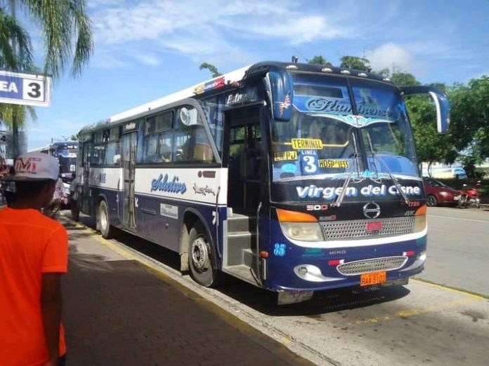 A buses de la Fluminense se les paralizó el servicio