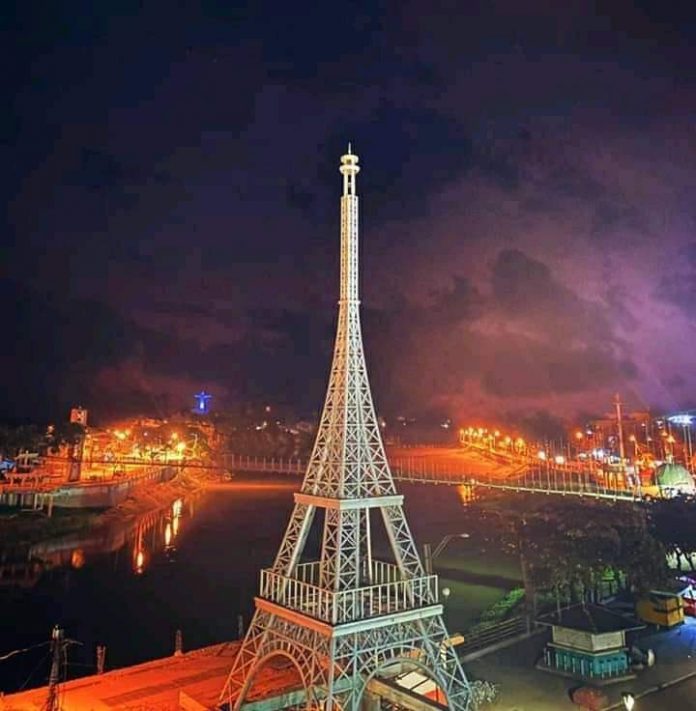 La Torre Eiffel, el atractivo turístico de ‘París Chiquito’