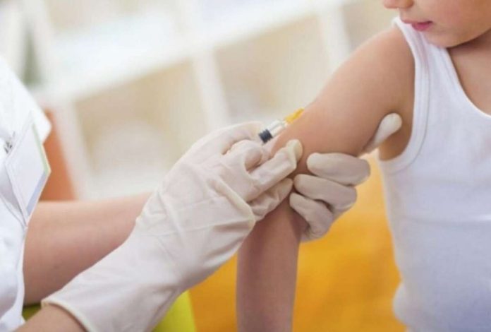 El Gobierno inmuniza a los niños contra la Covid-19