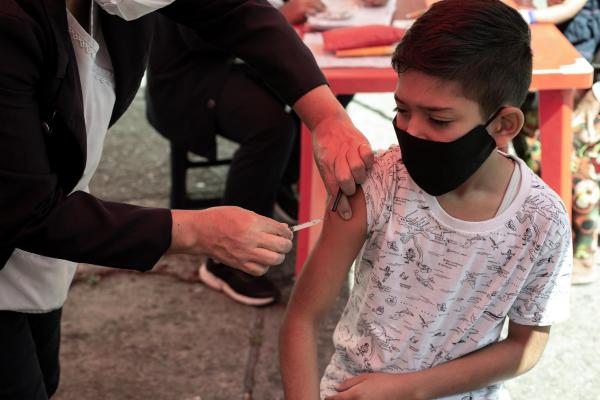 Vacunación a niños en Esmeraldas
