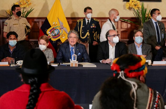 leonidas iza y guillermo lasso buscan acuerdos