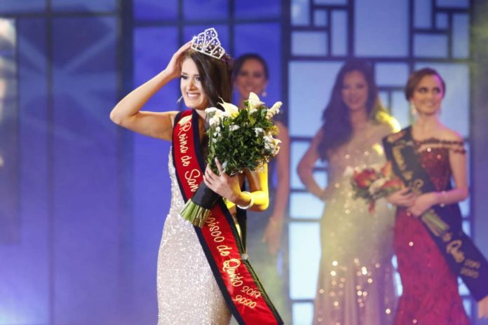 Momento. Estefanía Barreno se coronó Reina de San Francisco de Quito en 2019.
