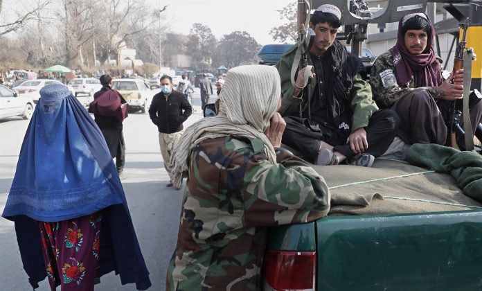 A pesar de la negación de los talibanes, las afganas han visto reducidos sus derechos desde agosto.
