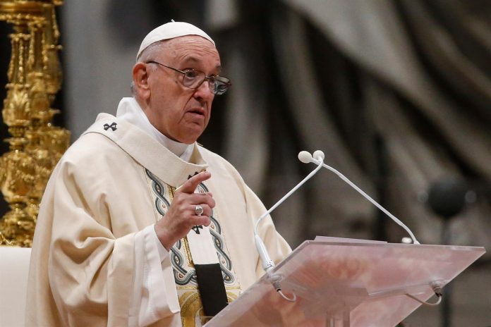 El papa Francisco llamó a ser solidarios con las mujeres víctimas de violencia.