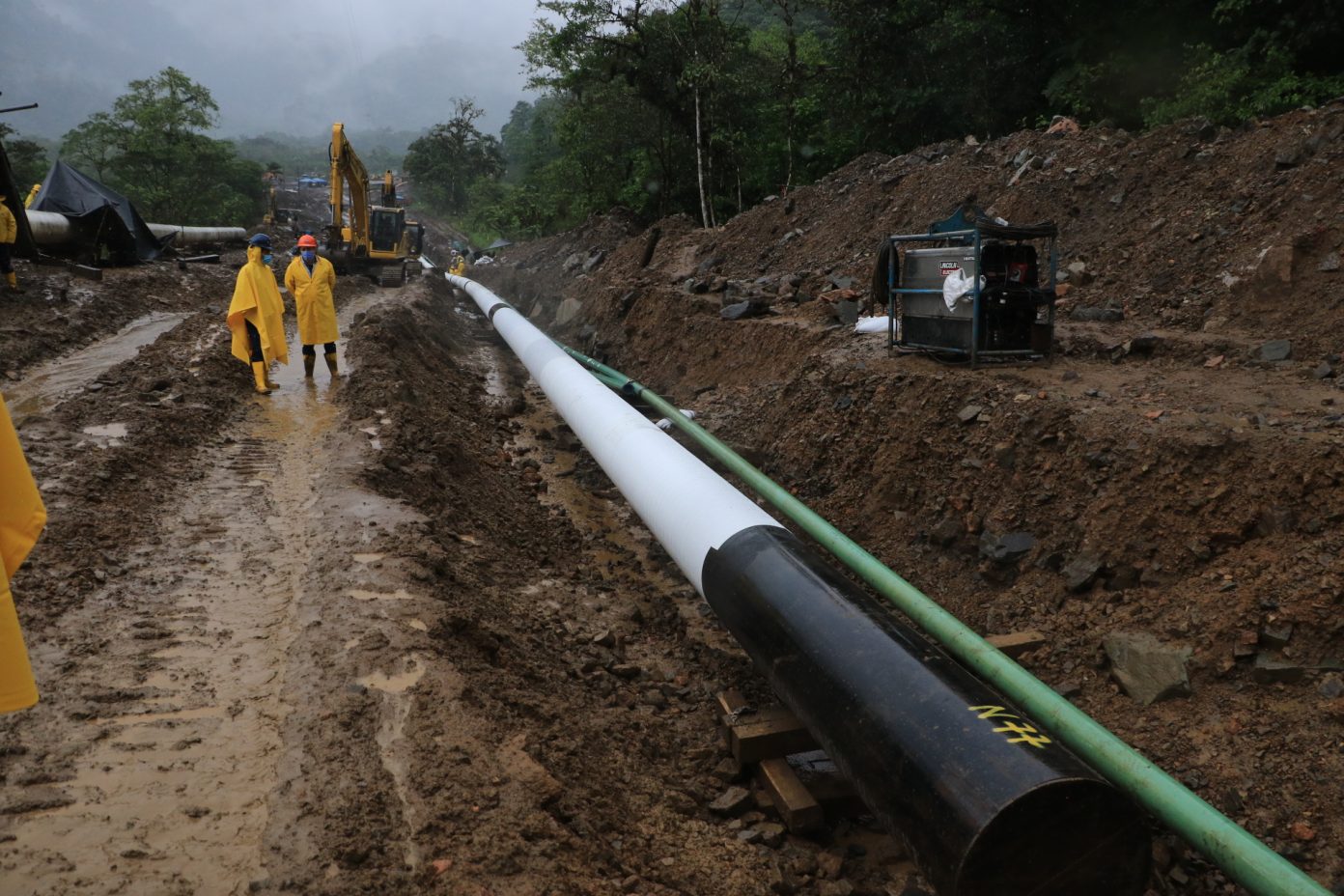 Producción petrolera cae 74% debido a suspensión de bombeo