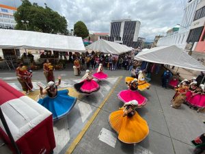 Oferta. Hasta el 15 de febrero de 2022 estuvo la feria alusiva al amor y la amistad en el parque central de la ciudad.