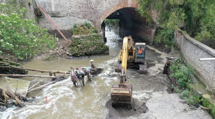 COVID-19 residues were detected in the Machángara and Monjas rivers.  (Photo EFE)